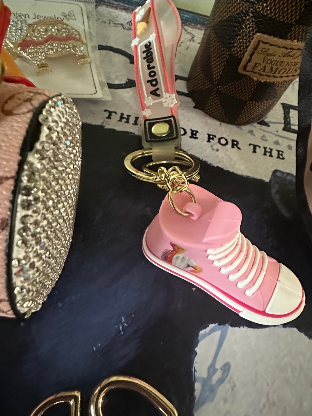 Pink Mini Designer-Inspired Kids Handbag Keychain with Gold Accents 8 pieces - Picture 8 of 8